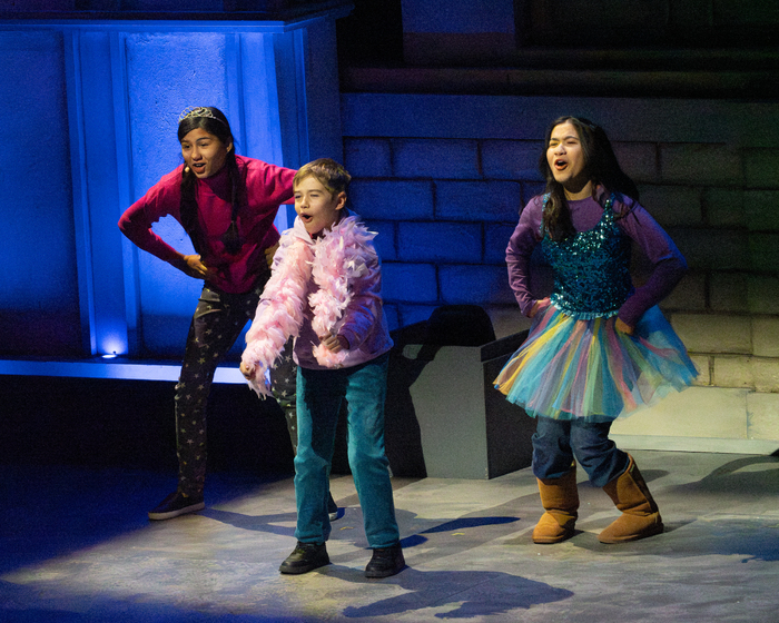 Photos: First Look at LOVE ACTUALLY LIVE at the Wallis Anneberg Image