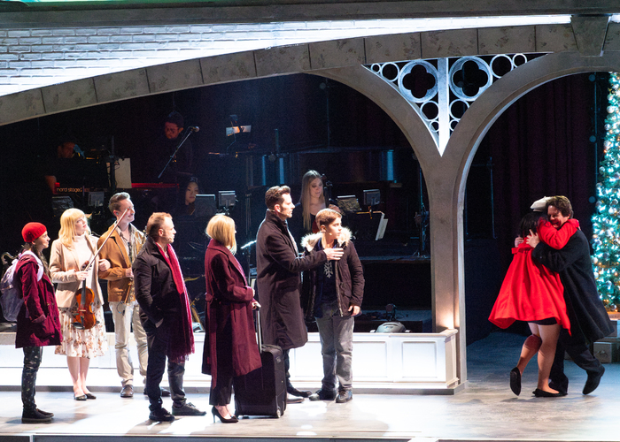Photos: First Look at LOVE ACTUALLY LIVE at the Wallis Anneberg Image