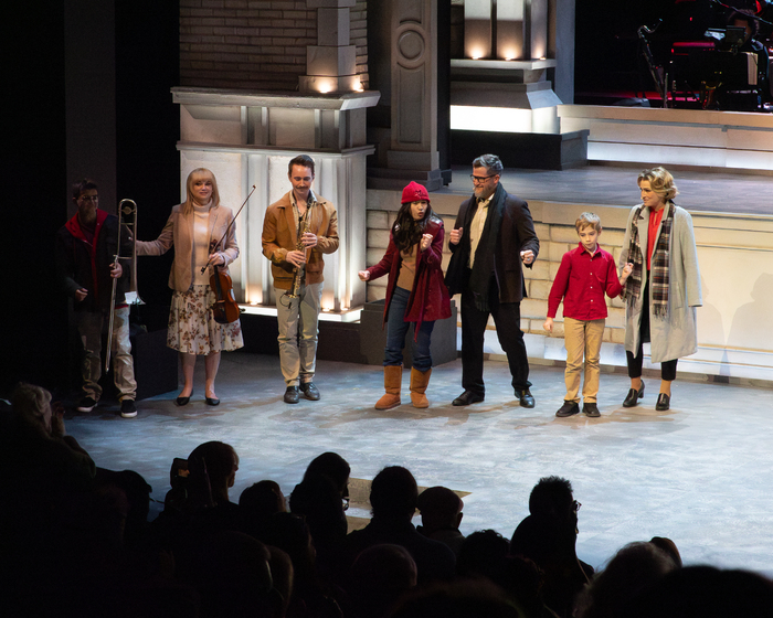 Photos: First Look at LOVE ACTUALLY LIVE at the Wallis Anneberg Image