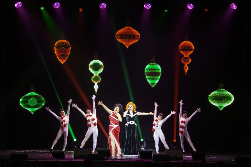 Review: JINKX AND DELA HOLIDAY SHOW at Kings Theatre Has a Life of Its Own 