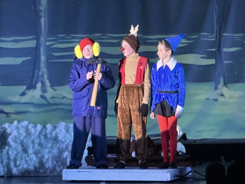 Review: RUDOLPH THE RED-NOSED REINDEER JR. at Moorestown Theater Company Image