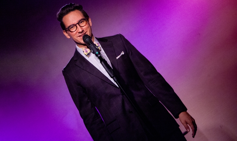 Review: Jason Henderson Charms Don't Tell Mama Audience With GETTING TO NOEL YOU Image