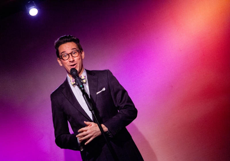 Review: Jason Henderson Charms Don't Tell Mama Audience With GETTING TO NOEL YOU Image