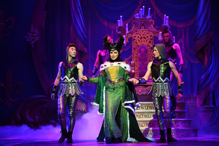Photos: First Look At Wolverhampton SNOW WHITE Holiday Panto Image