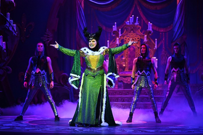 Photos: First Look At Wolverhampton SNOW WHITE Holiday Panto Image
