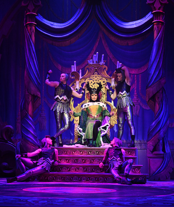 Photos: First Look At Wolverhampton SNOW WHITE Holiday Panto Image