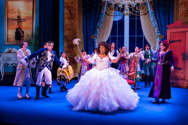 Photos: First Look At A CINDERELLA CHRISTMAS At Laguna Playhouse Image
