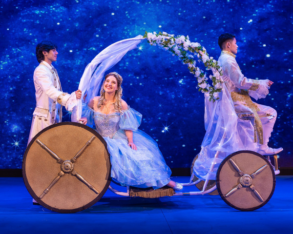 Photos: First Look At A CINDERELLA CHRISTMAS At Laguna Playhouse Image