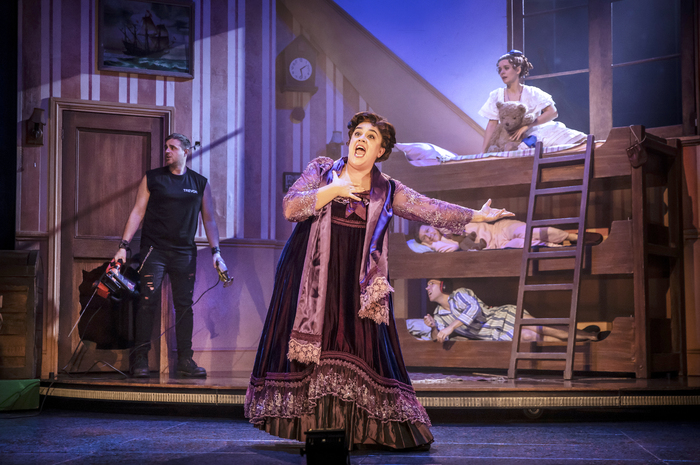 Interview: 'It Brings a Lot of Joy': Actors Charlie Russell, Greg Tannahill, Nancy Zamit on Returning to PETER PAN GOES WRONG Image