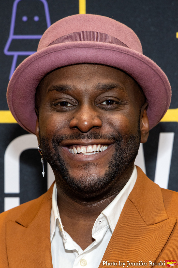 Photos: Stars Walk the Red Carpet on Opening Night of HOW TO DANCE IN OHIO Image