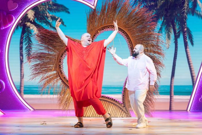 Photos/Video: First Look at the UK and Ireland Tour of I SHOULD BE SO LUCKY Image