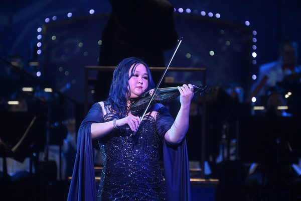 Photos: MOIPEI Returns to AES Indiana Yuletide Celebration Image
