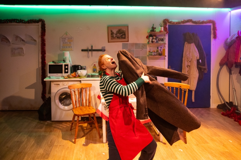 Review: 21 ROUND FOR CHRISTMAS, Park Theatre Image