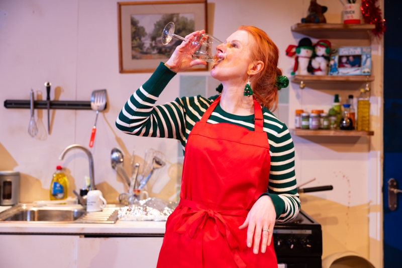 Review: 21 ROUND FOR CHRISTMAS, Park Theatre Image