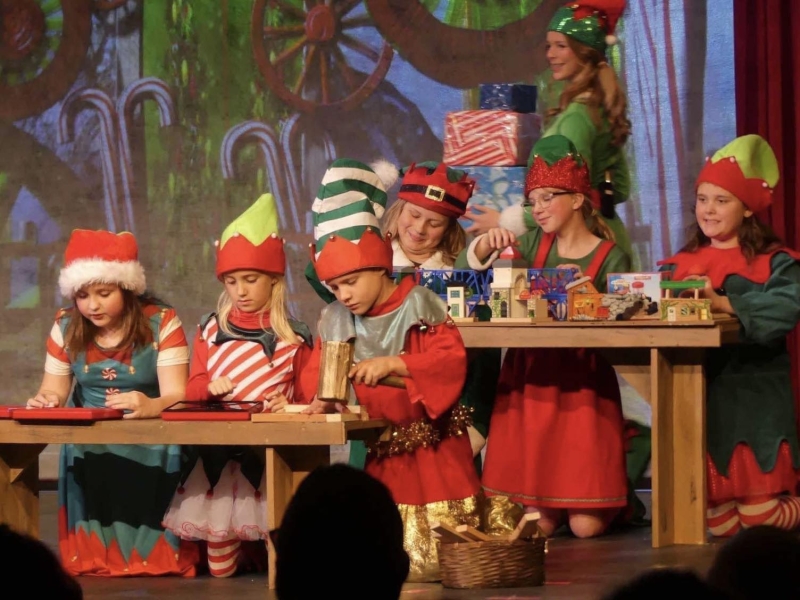 Review: ELF THE MUSICAL at The Pocket Community Theatre 