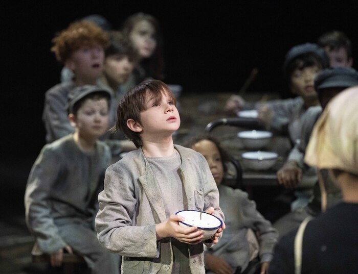 Video/Photos: First Look At OLIVER! At Leeds Playhouse Image