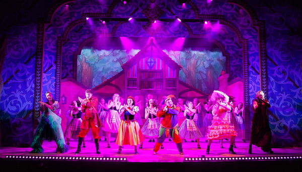 Photos: First Look At Snow White At The Malthouse Canterbury Image
