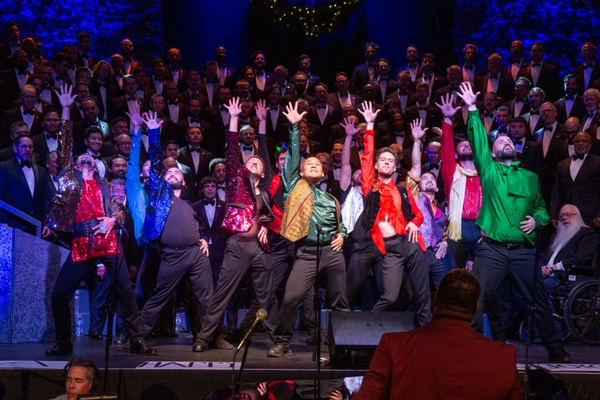 Photos: Gay Men's Chorus Of Los Angeles Preps For HOORAY FOR HOLIDAYS Concert 