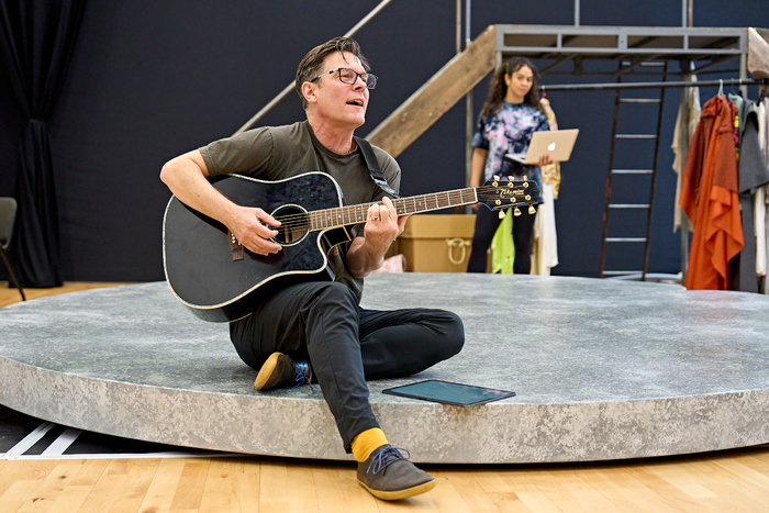 Photos: Inside Rehearsal For Spymonkey's THE FROGS Image