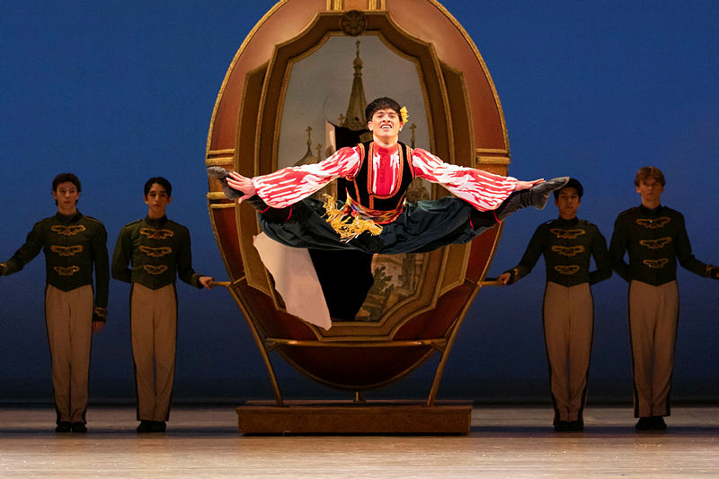 Review: NUTCRACKER at San Francisco Ballet Casts an Enchanting Spell for the Holidays 