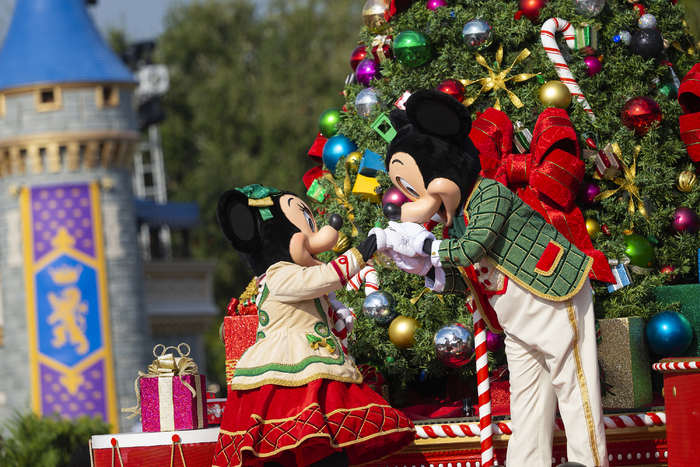 Photos: ALADDIN, Ariana DeBose & More Perform at Disney's Christmas Day Parade Image
