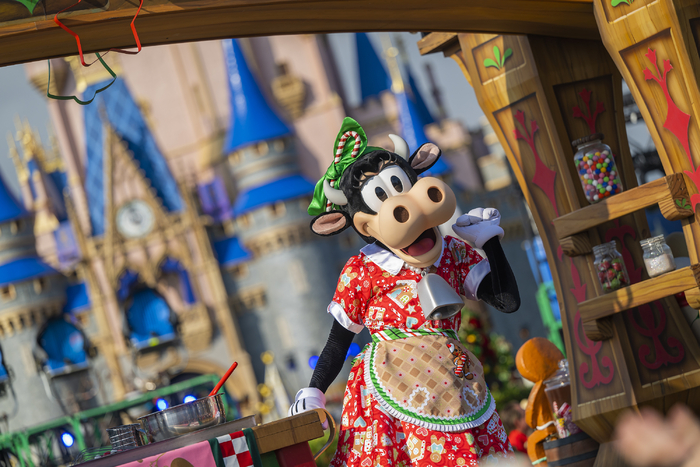Photos: ALADDIN, Ariana DeBose & More Perform at Disney's Christmas Day Parade Image