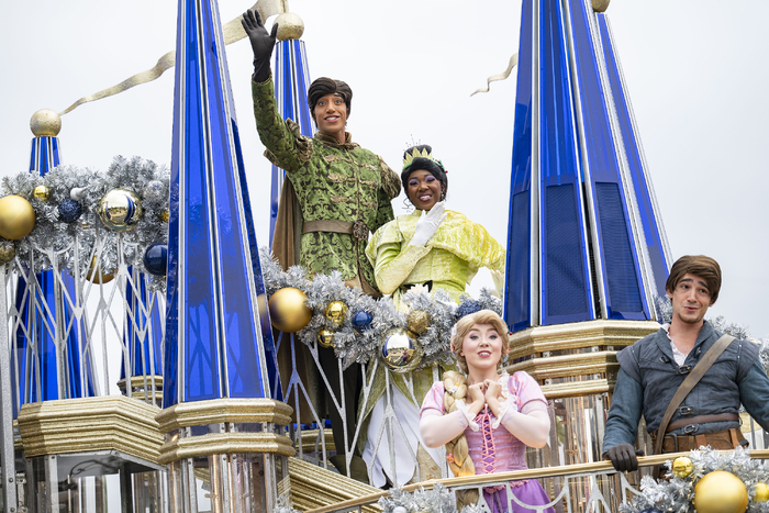 Photos: ALADDIN, Ariana DeBose & More Perform at Disney's Christmas Day Parade Image