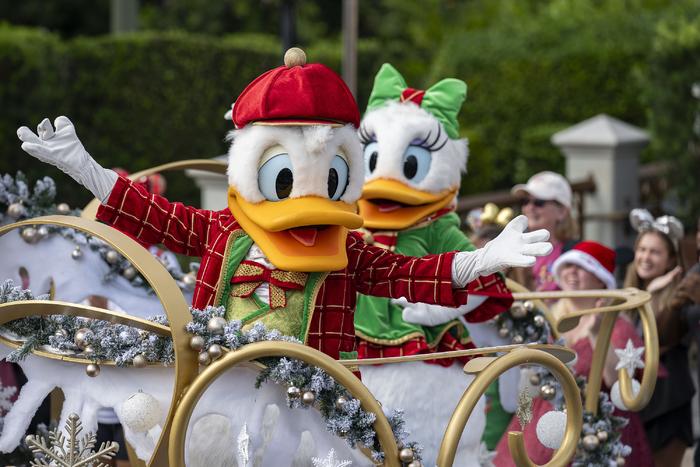 Photos: ALADDIN, Ariana DeBose & More Perform at Disney's Christmas Day Parade Image