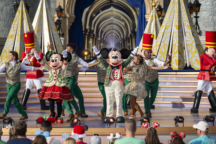 Photos: ALADDIN, Ariana DeBose & More Perform at Disney's Christmas Day Parade Image
