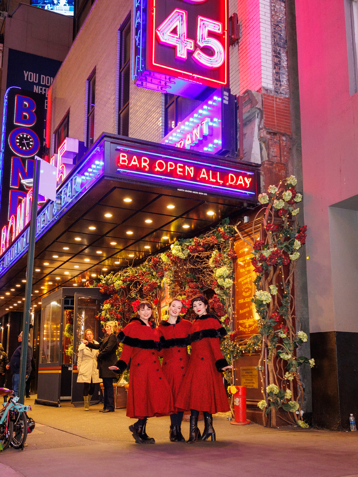 Photos: The Satin Dollz Tour New York City Restaurants with Christmas Caroling  Image