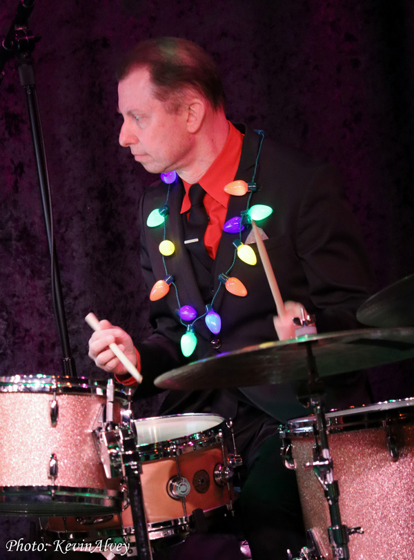 Photos: A SWINGING BIRDLAND CHRISTMAS Storms The Stage For The Fourteenth Year Image