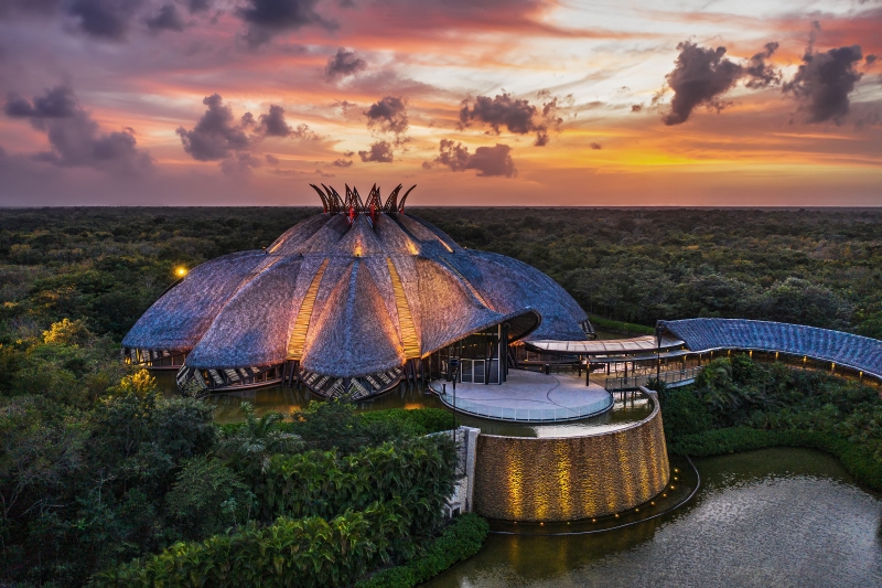 Cirque du Soleil's JOYÀ Celebrates its Ninth Anniversary Image