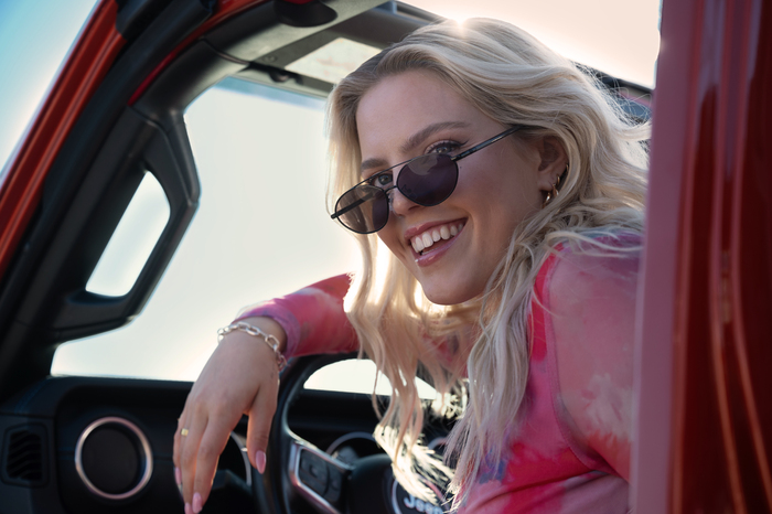 Photos: Go Behind MEAN GIRLS in New Shots of Reneé Rapp, Jaquel Spivey & More in the Movie Musical Image