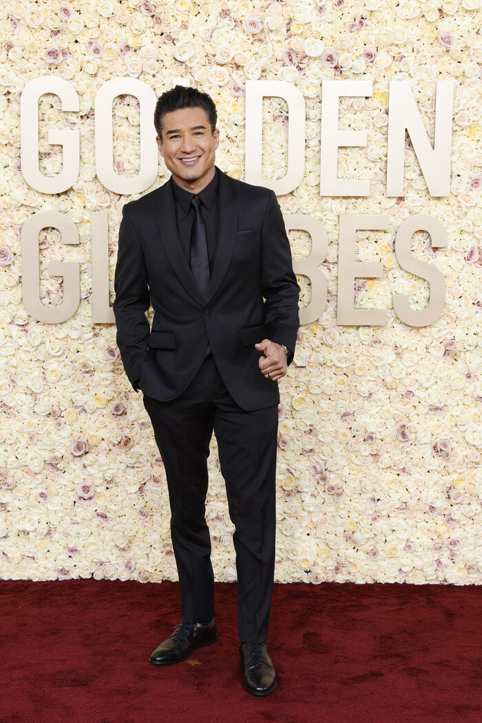 Photos: Inside the Golden Globes With Emma Stone, Taylor Swift & More Image