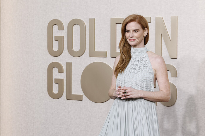 Photos: Inside the Golden Globes With Emma Stone, Taylor Swift & More 