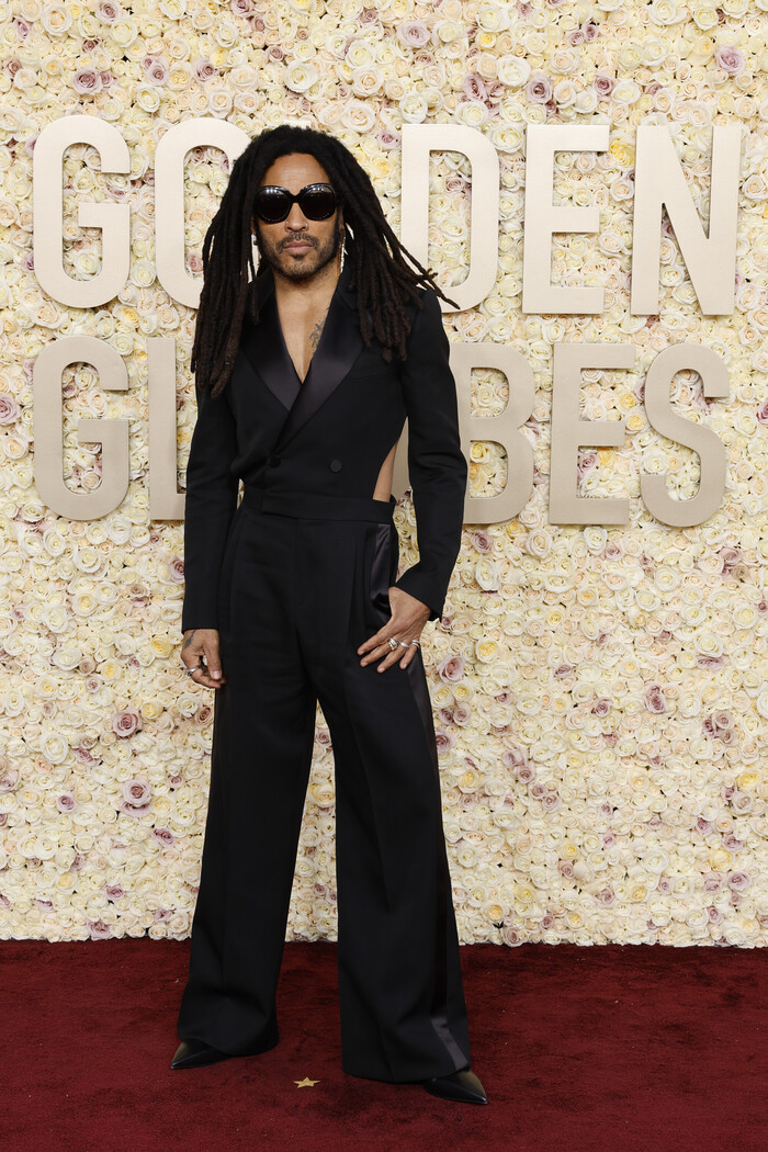 Photos: Inside the Golden Globes With Emma Stone, Taylor Swift & More Image
