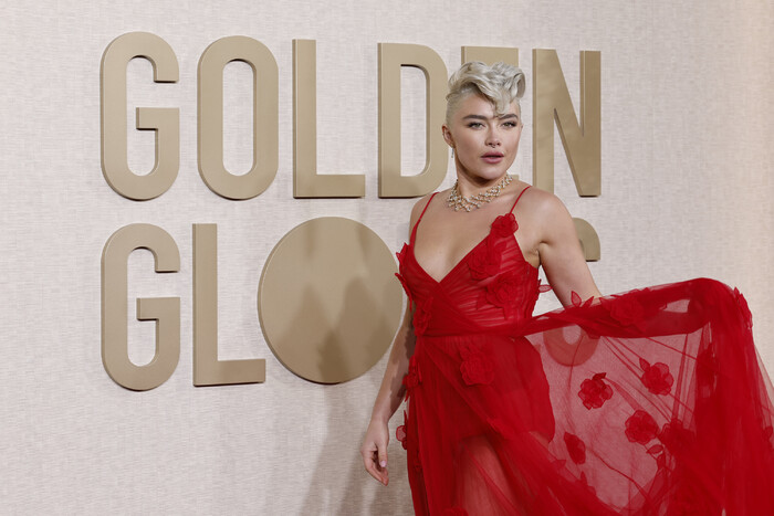 Photos: Inside the Golden Globes With Emma Stone, Taylor Swift & More Image