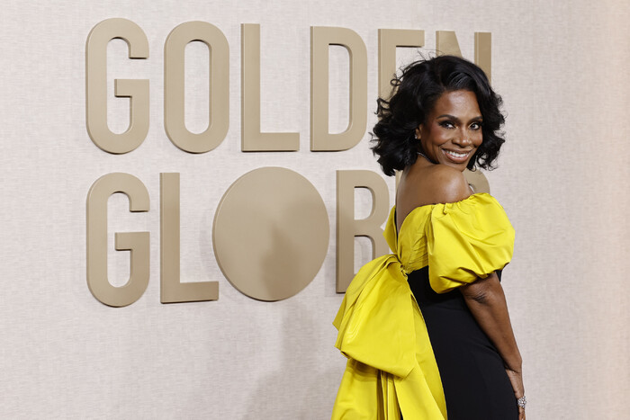 Photos: Inside the Golden Globes With Emma Stone, Taylor Swift & More Image