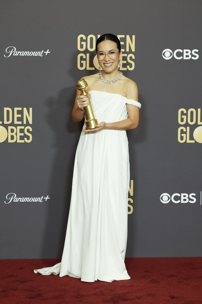 Photos: Inside the Golden Globes With Emma Stone, Taylor Swift & More Image