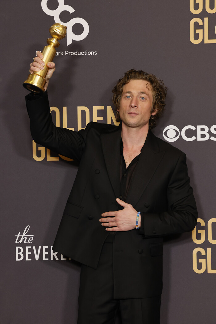 Photos: Inside the Golden Globes With Emma Stone, Taylor Swift & More Image