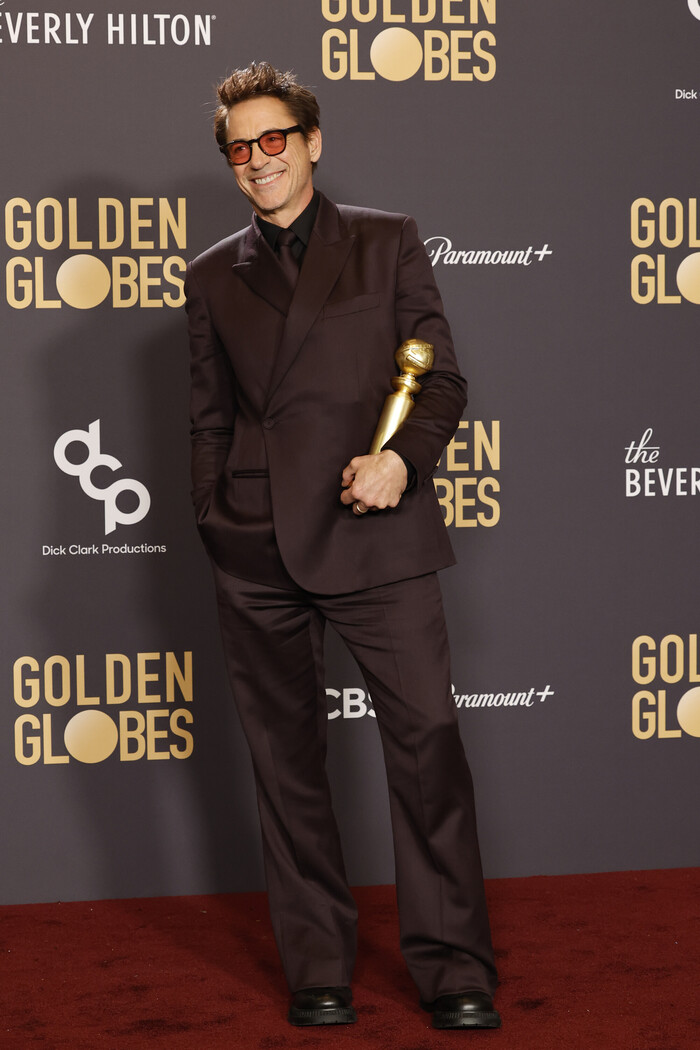 Photos: Inside the Golden Globes With Emma Stone, Taylor Swift & More Image