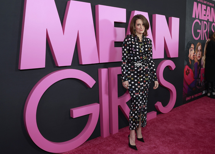 Photos: Inside the MEAN GIRLS Premiere With Tina Fey, Lindsay Lohan, Reneé Rapp & More Image