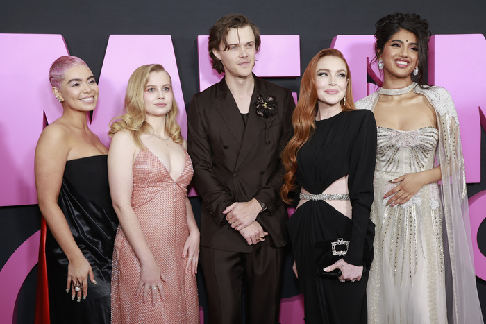 Photos: Inside the MEAN GIRLS Premiere With Tina Fey, Lindsay Lohan, Reneé Rapp & More Image