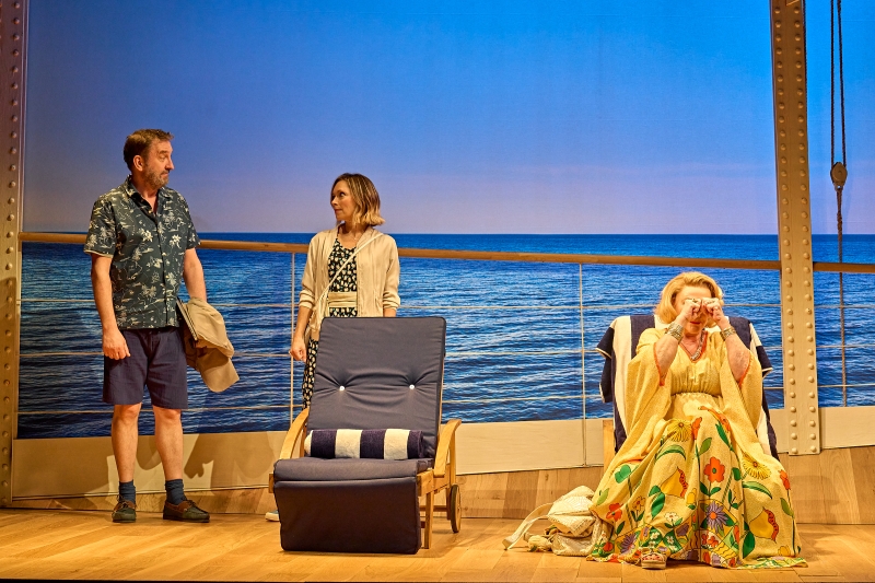 Review: THE UNFRIEND, Wyndham's Theatre Image