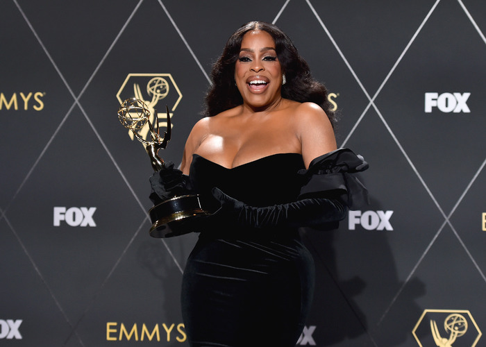 Photos: Inside the 75th Emmy Award With Niecy Nash-Betts, Jennifer Coolidge & More Image