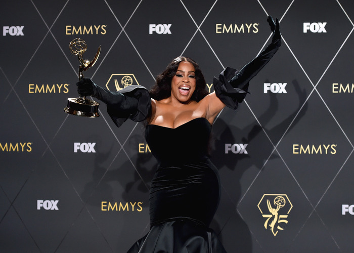 Photos: Inside the 75th Emmy Award With Niecy Nash-Betts, Jennifer Coolidge & More Image