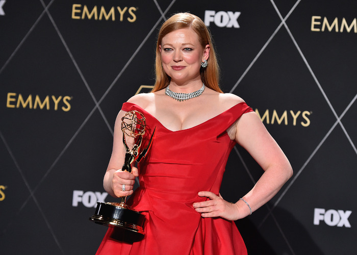 Photos: Inside the 75th Emmy Award With Niecy Nash-Betts, Jennifer Coolidge & More Image