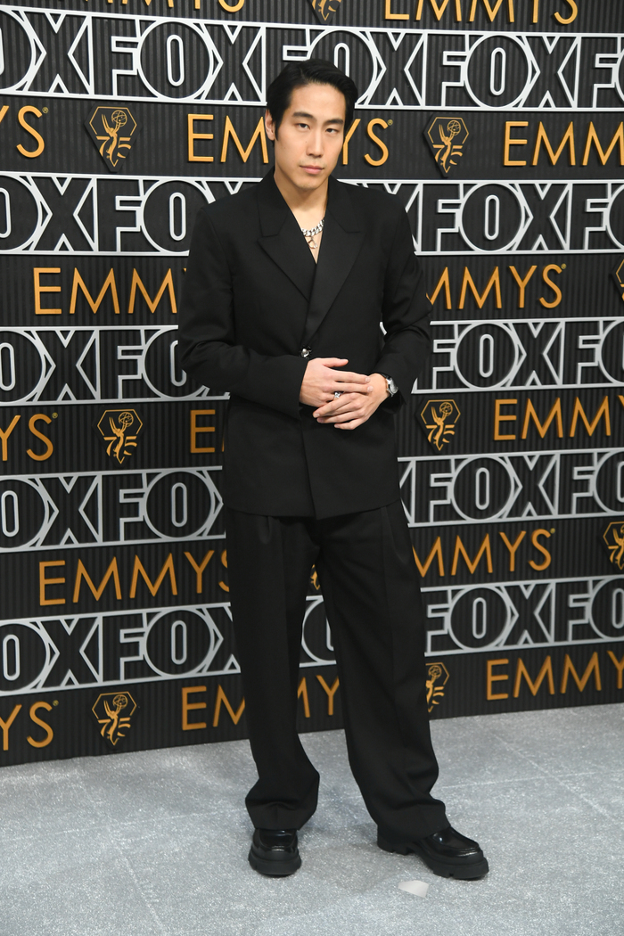 Photos: Inside the 75th Emmy Award With Niecy Nash-Betts, Jennifer Coolidge & More Image