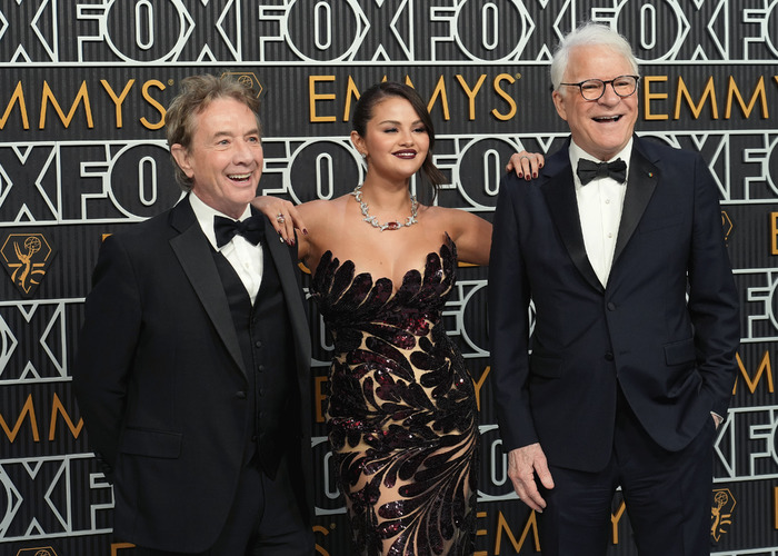 Photos: Inside the 75th Emmy Award With Niecy Nash-Betts, Jennifer Coolidge & More Image