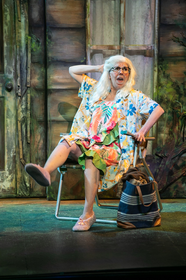 Photos: First Look at Big Noise Theatre's GREY GARDENS, Now Playing Through Late January Image